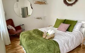 Stay In Aux, Feel At Home ! 2 Room Apartment Central Incl All You Need For 4 Person, 24H Check In, Pkw Parking Only